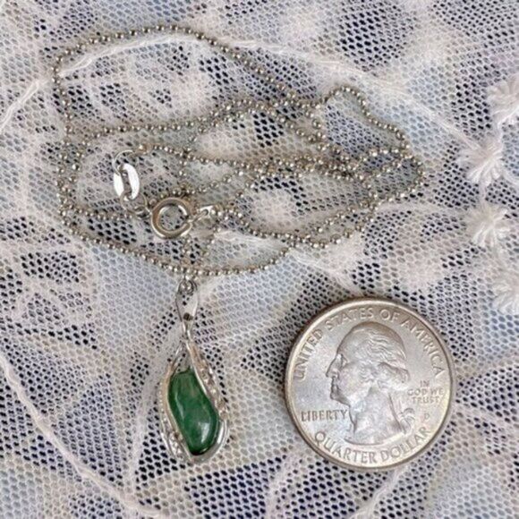 Vintage 18K White Gold Plated & Green Nephrite Jade Necklace - Picture 7 of 8